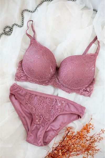 PRAG Padded Lace Bra and Lacy Panty Set