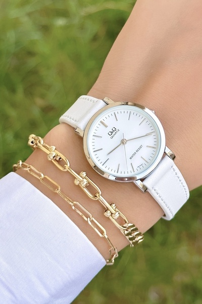 Q&Q Women's Wristwatch with Leather Band