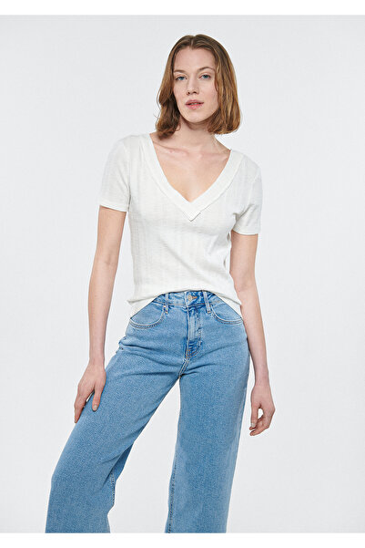 Mavi تي شيرت أبيض برقبة على شكل حرف V مناسب / مناسب للجسم1611438-70057