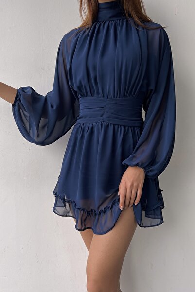 vuvutasarım Női sötétkék sifon szövet magas gallérral hátul mélyen dekoltált részletes, hosszú ujjú miniruha 066