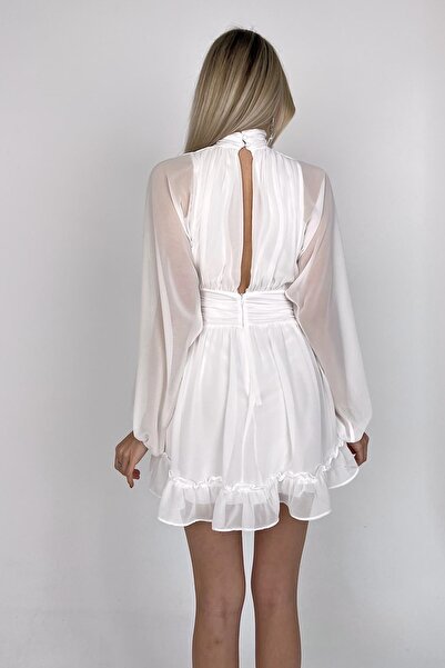 vuvutasarım Rochie mini cu mânecă lungă, decoltată, cu mânecă lungă, din șifon alb, cu guler la spate 066