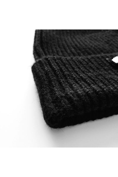 initialess Mohair Folded Wool Beret with O Letter
