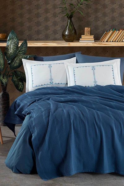 Navy blue on sale coverlet set