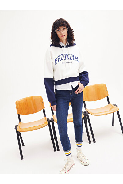 Colin's Бяла дамска суитшърт с качулка и принт, с редовна кройка