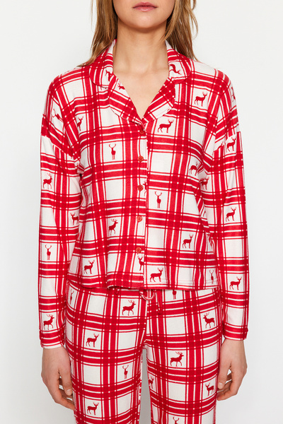 Trendyol Collection Kostkovaná košile-kalhoty Pletené pyžamo se vzorem Red Deer THMAW24PT00096
