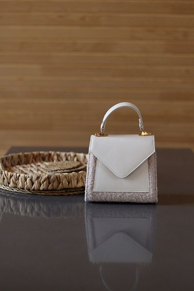 Moom Bag Women's Cream Plush Cover Detailed Hand and Shoulder Bag