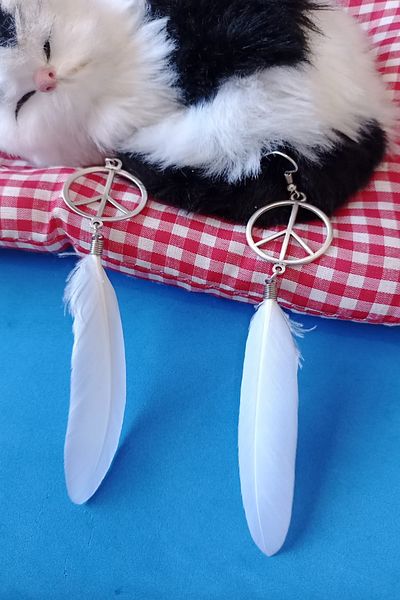 Boox99 White Feather Earrings