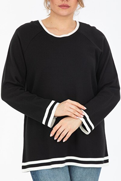 trikobis Oversize Wool Tunic with Raglan Sleeves and Skirts on the Neckline