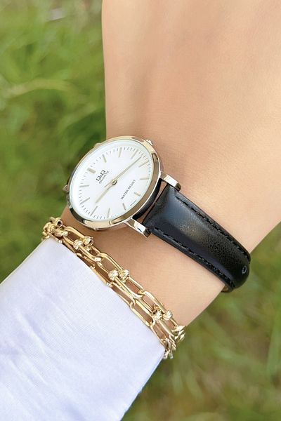 Q&Q Women's Wristwatch with Leather Band