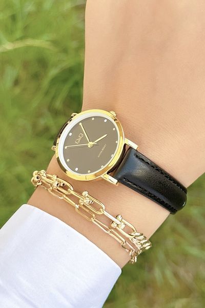 Q&Q Stylish Women's Wristwatch with Leather Cord