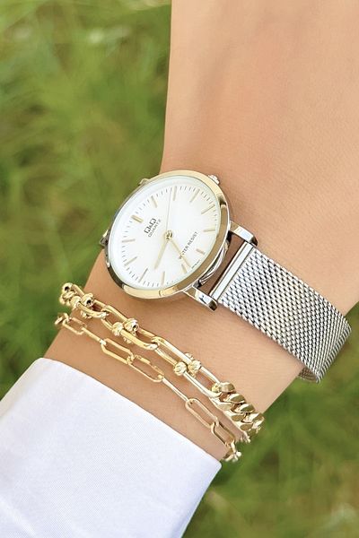 Q&Q Elegant Design Women's Wristwatch