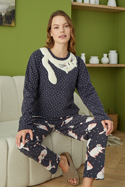 pijamacity Yaka Nakış Detaylı Polar Pijama Takımı