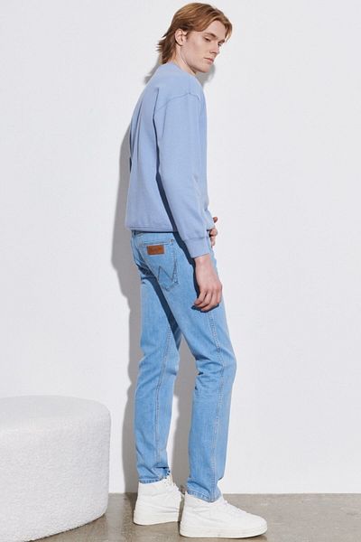 WRANGLER Greensboro pravidelné rovné džíny s nízkým pasem