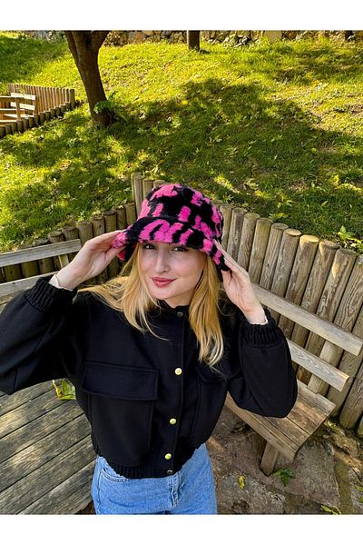 Eke Tekstil Women's Colorful Text Patterned Plush Bucket Hat