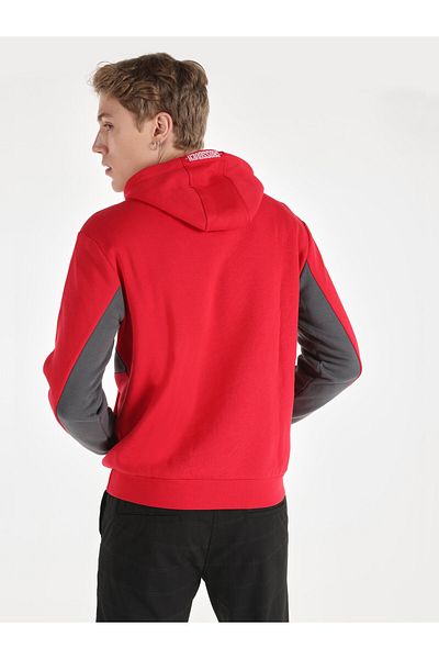 Colin's Red Men's Sweatshirt with Regular Fit Hood Printed