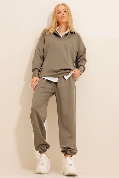 Trend Alaçatı Stili Women's Khaki Polo Collar Cuffed Top and Double Pocket Jogging Bottom Double Suit ALC-X11147