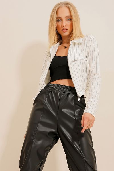 Trend Alaçatı Stili Γυναικείο μπουφάν Bomber με λευκό ριγέ χωρίς φόδρα ALC-X11097