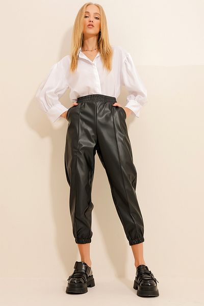 Trend Alaçatı Stili Women's Black Double Pocket Jogging Pants with Elastic Waist and Leg ALC-X11048