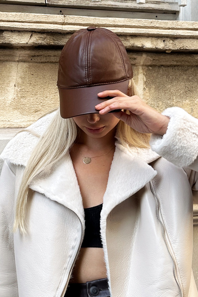 Trend Alaçatı Stili Dámská kávová čepice z umělé kůže ALC-X11159