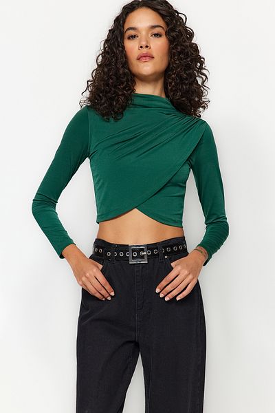 Trendyol Collection Σμαραγδένια Πράσινη ψηλό γιακά ντραπέ μπλούζα Crop TWOAW24BZ00164
