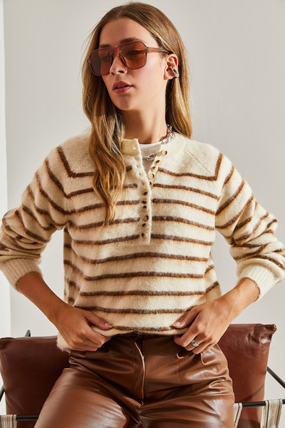 Bianco Lucci Women's Charmed Striped 11 Button Knitwear Sweater