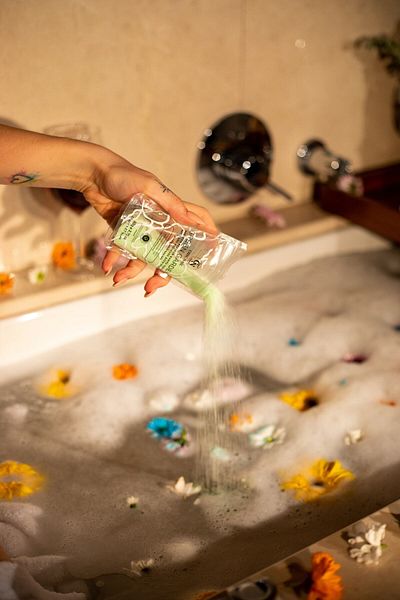 Chic Nail Manicure & Pedicure and Bath Salt Green Garden 80 grams / Epsom Salt / English Salt