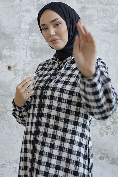 InStyle Kostkovaná vzorovaná pláštěnka Lenya - černá