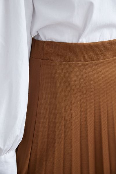 InStyle Luisa Taillen-elastischer Faltenrock – Hellbraun