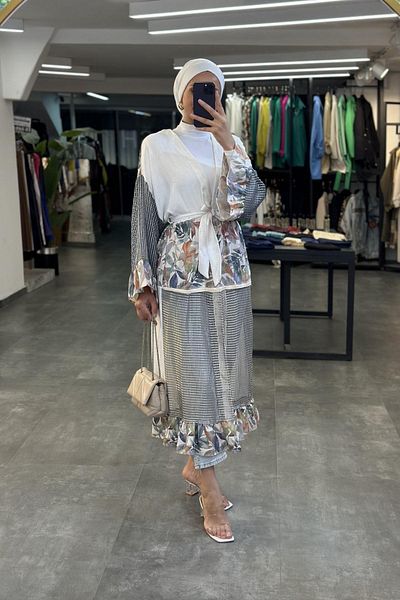Sawosh Mesh Detail Floral Kimono WHITE