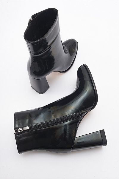 LuviShoes حذاء بكعب نسائي من الجلد الأسود اللامع من JEWEL