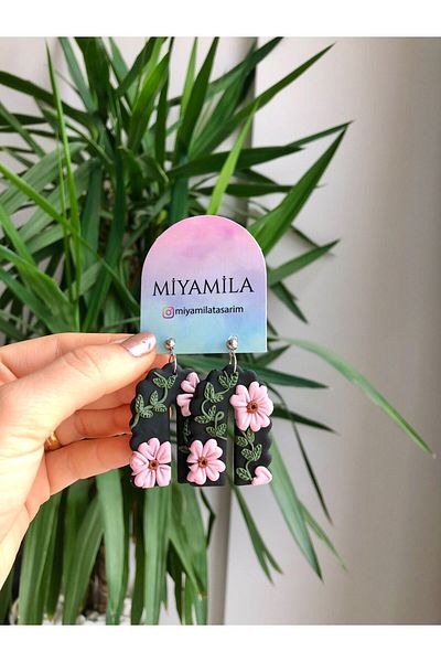 TREND Miyamila Collection Black Pink Daisy Detailed Modern Earrings
