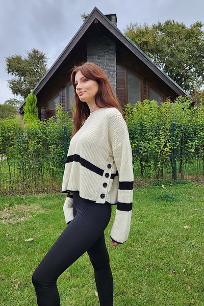 lovebox Side Button Detailed Casual Fit Round Neck Long Sleeve Beige Sweater 24k1412
