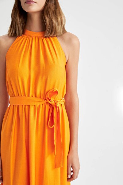 DeFacto Letní midi šaty s ohlávkou a výstřihem s páskem U7045az22sm