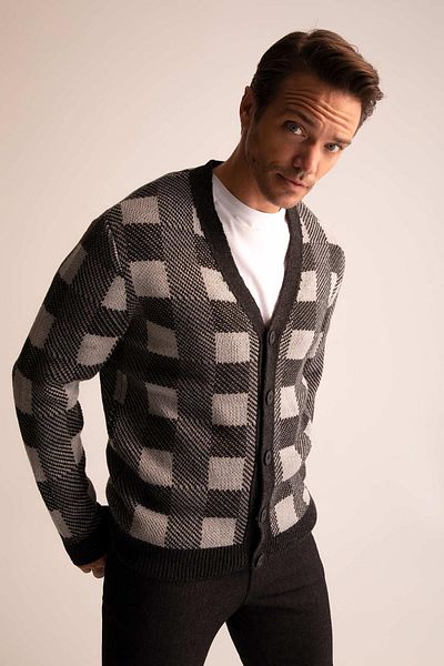 DeFacto Relax Fit Square Patterned Buttoned Knitwear Cardigan