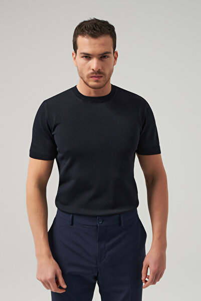 Twn Тъмносиня тениска с прилепнала кройка, обикновена плетка от вискоза