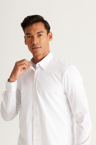 ALTINYILDIZ CLASSICS Weißes Slim-Fit-Hemd für Herren mit verstecktem Knopfkragen aus 100 % Baumwolle