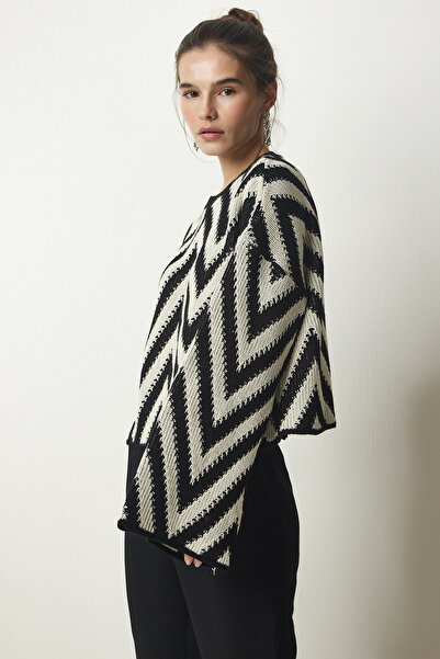 Happiness İstanbul Hanorac de damă, negru, crem, cu mâneci spaniole, tricotaje groase YU00006