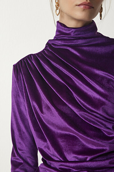 Happiness İstanbul Dámská fialová stylová sametová halenka s nabíraným límcem FF00144