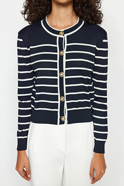 Trendyol Collection Sötétkék csíkos kötöttáru kardigán - gombos kabát megjelenés TWOAW24HI00432