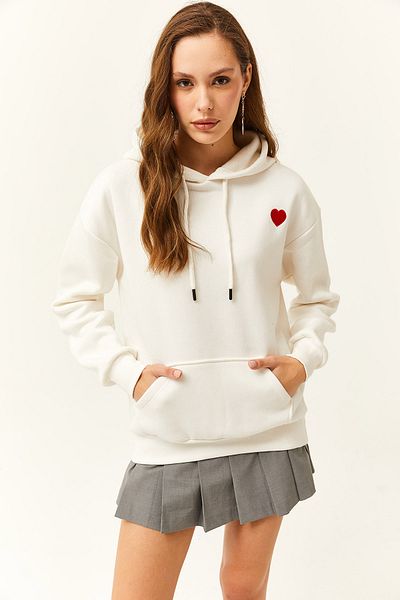 Olalook Women's Ecru Heart Printed Oversize Sweatshirt with Fleece Inside