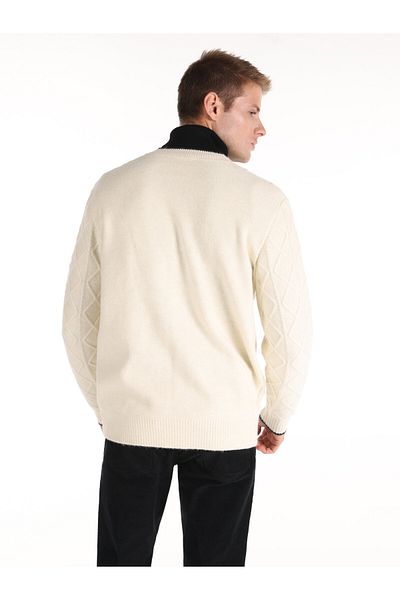 Colin's White V-Neck Knitwear Men's Cardigan - Regular Fit