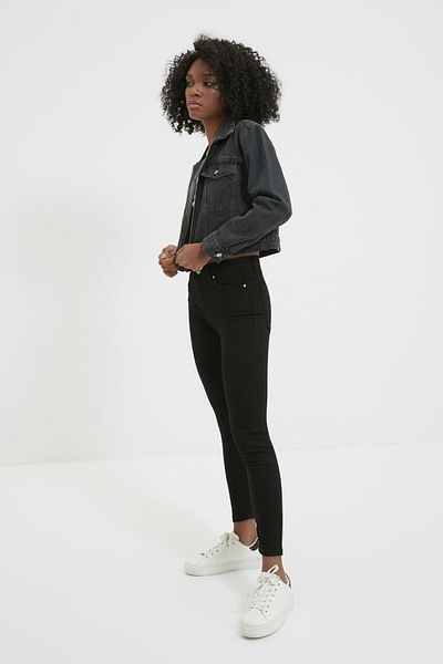 ButikDina Black Extra Skinny Jeans with Color Resistance and Denim Trousers (KAPKARA)