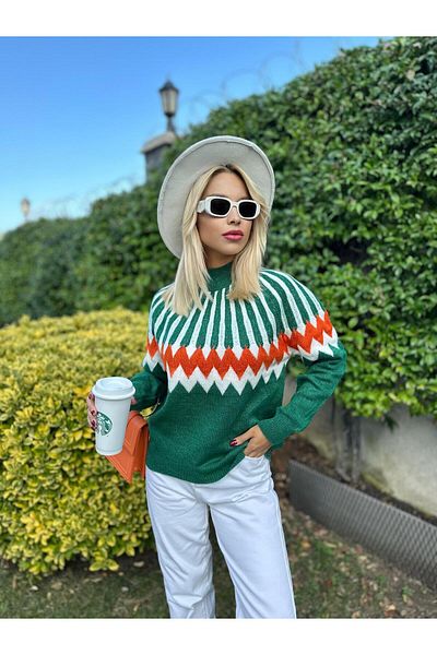 Valiberta Arrow Patterned Colorful Sweater-Green
