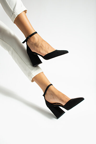 La Limar 8,5 см чорні замшеві туфлі на товстому каблуці з ремінцем на щиколотці