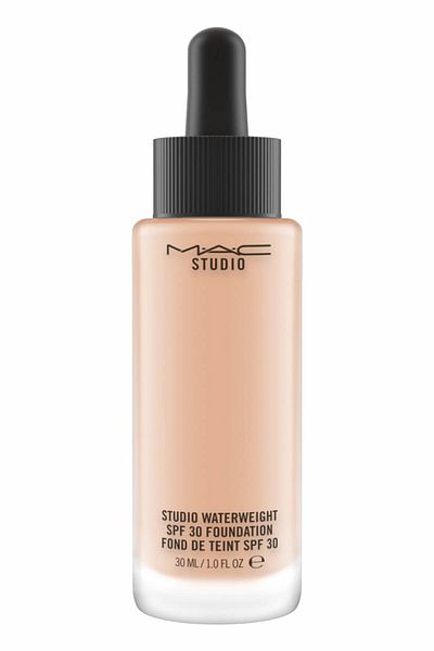 M.A.C Studio Waterweight SPF 30 Foundation NW20 Foundation 30 ml..Fluid and Elastic