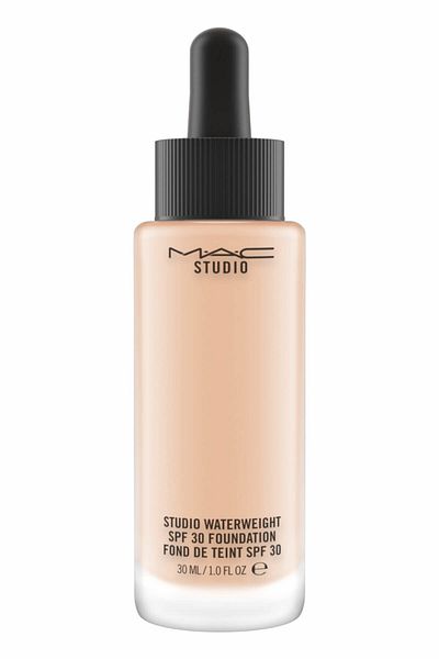M.A.C Studio Waterweight SPF 30 Foundation NW13 Foundation 30 ml..Fluid and Elastic