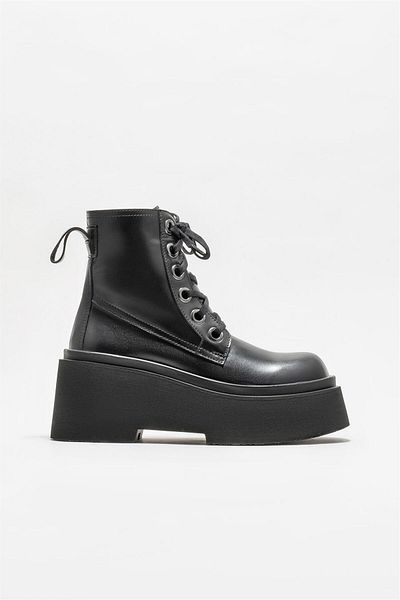 Elle Shoes Women's Heeled Leather Boots - Black