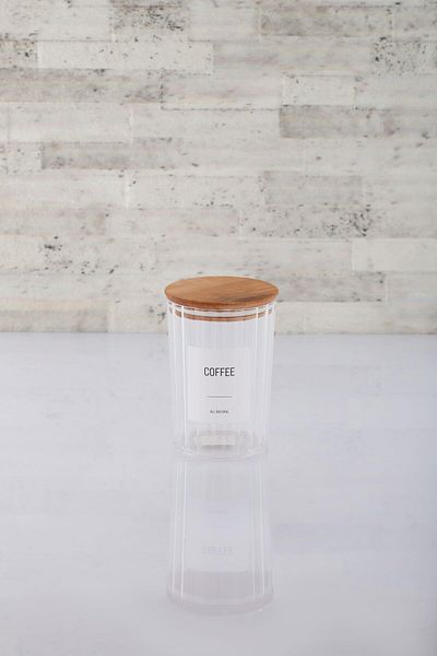 ANJEAHOME Douai Single 900 ML Wooden Lid Transparent Hard Plastic Food Storage Container Kitchen Organizer (Labeled)