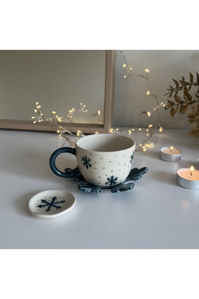 Atelier Enki Kar Taneli Kulplu Yılbaşı Seramik Fincan Seti