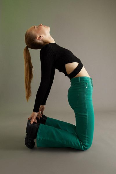 DeFacto Cool Waist Low-cut Slim Fit Crop Sweater